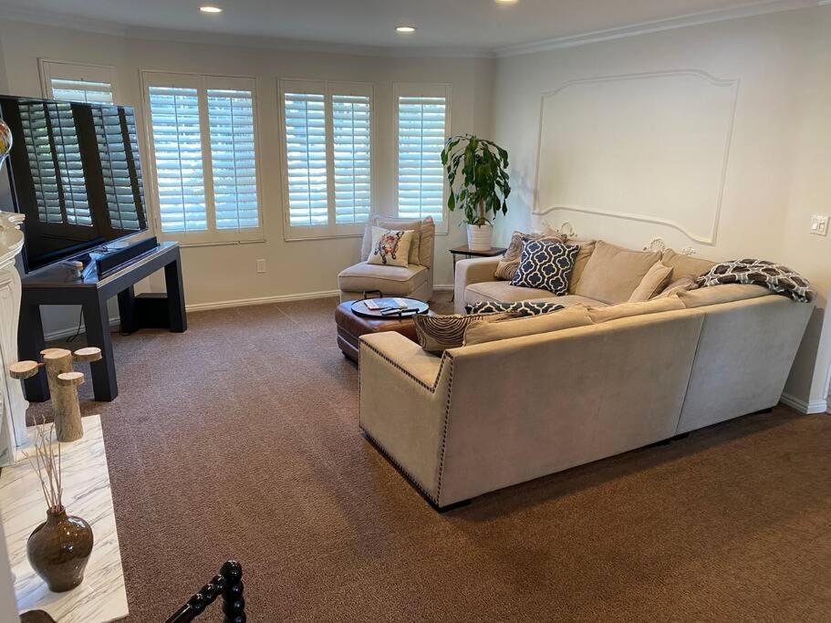 Wasatch Front Home With Pool Close To Everything! Мъри Екстериор снимка