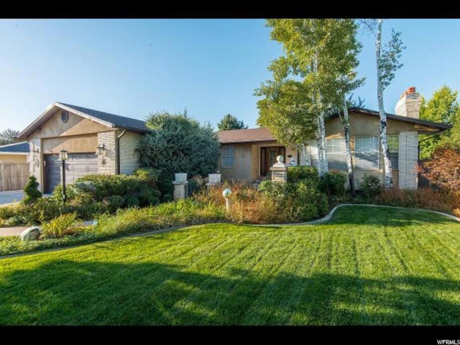 Wasatch Front Home With Pool Close To Everything! Мъри Екстериор снимка